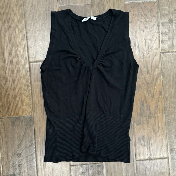 Ricki’s Sleeveless Top - Picture 5 of 9